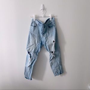 Distressed boyfriend jeans, light wash